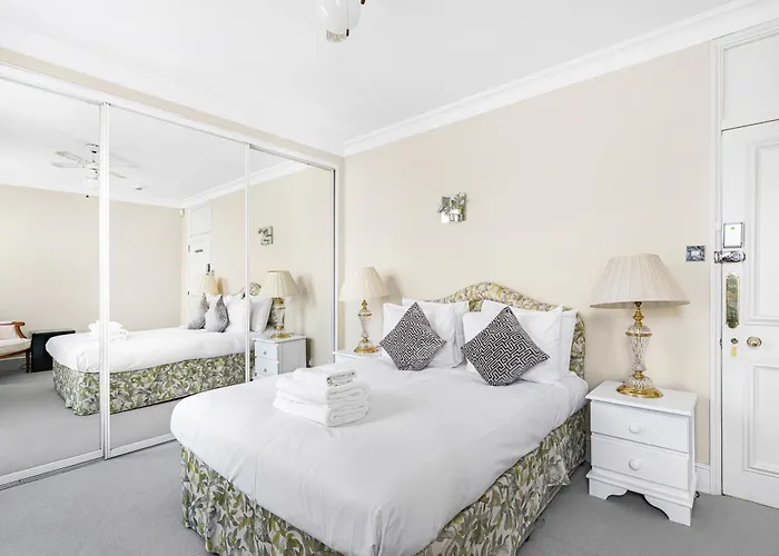 Hyde Park Rooms